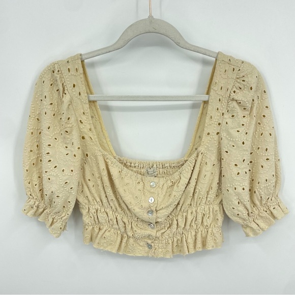 Urban Outfitters Brooke Eyelet crop top Blouse Ivory cream Sz M - Picture 2 of 8
